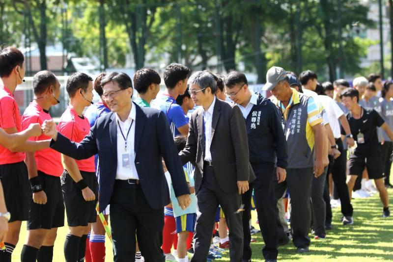 高雄學園3校與日本足球隊交流 樹科大新任校長到場加油打氣