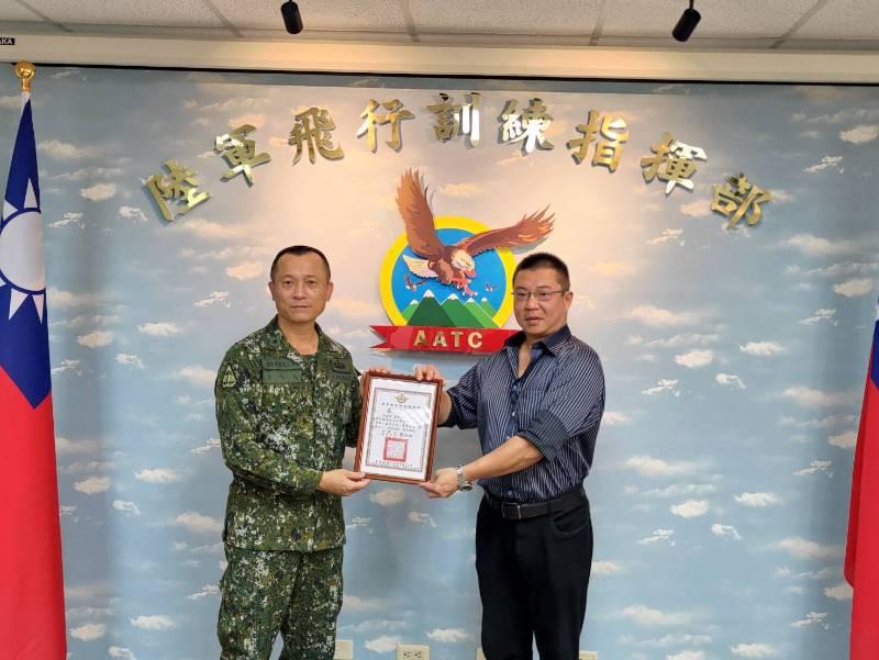 南市軍人服務站王健源顧問秋節敬軍 慰問陸航部等單位