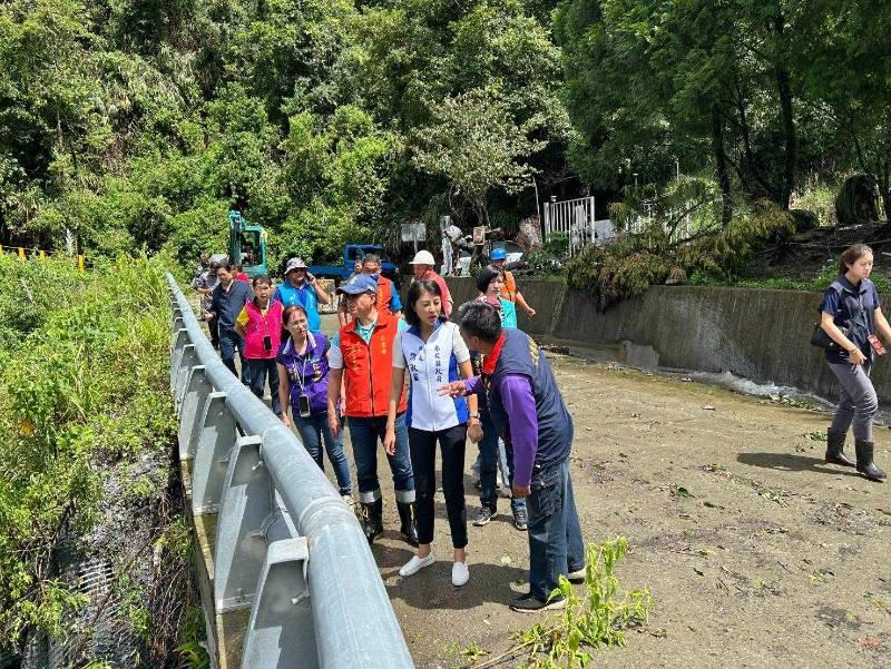 救災無懼風雨 許淑華勉慰仁愛警察同仁辛勞