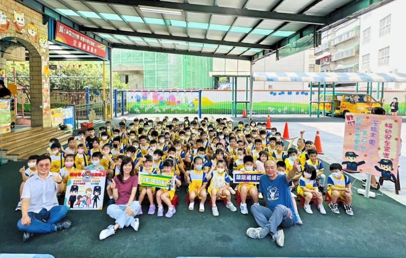 孩童自我保護觀念從小做起　竹市警一分局攜手幼兒園宣導婦幼安全