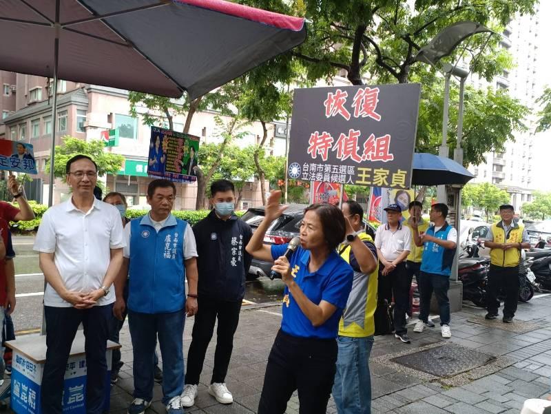 國黨民黨黨主席朱立倫9月1日到安平開台天后宮參拜