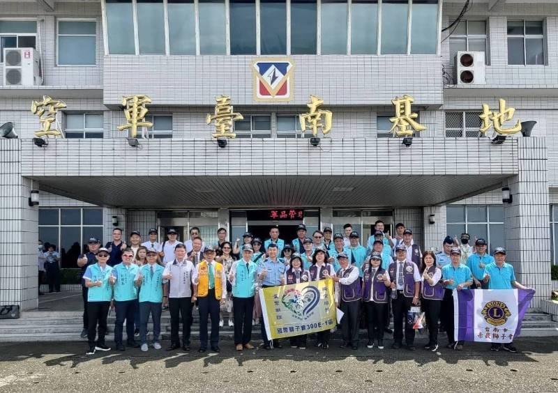 南市軍人服務站敬軍慰問國軍官兵