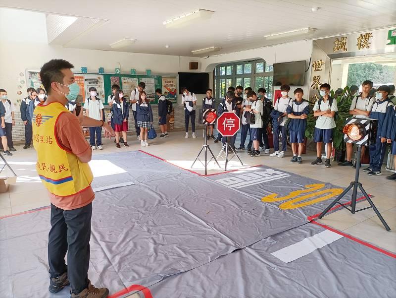 車輛慢看停，行人安全行，蘆洲監理站前進校園推廣交通安全觀念