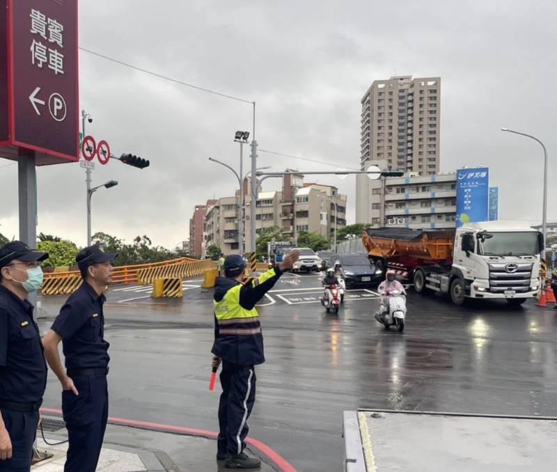 臨安橋封橋首日 南警加強交管疏導