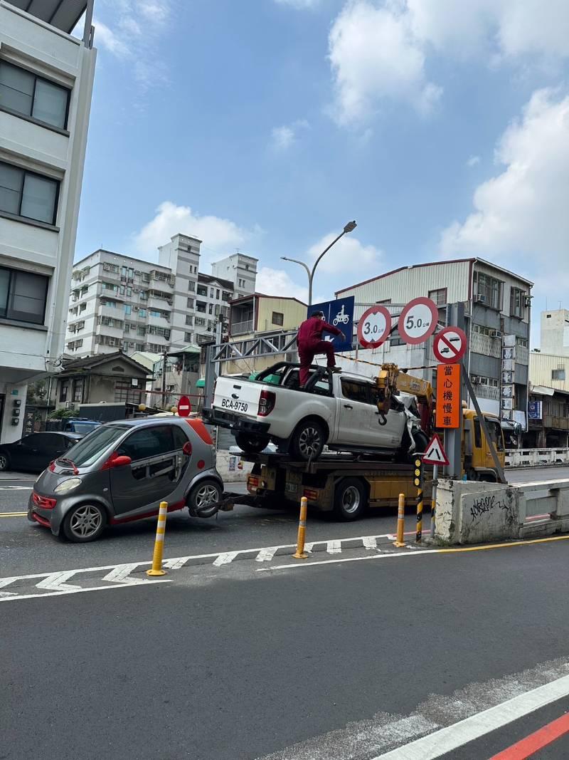 台南市議員曾之婕邀集會勘東門陸橋  提高限高規定防大車誤闖