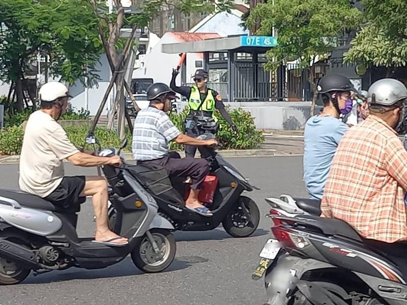 國慶連假 警二分局加強熱景交通疏導