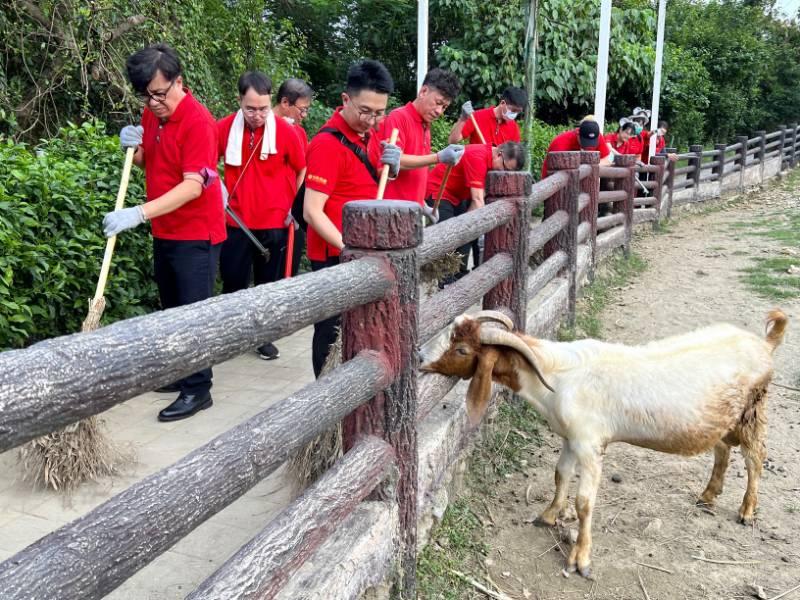 高雄大遠百攜手壽山動物園，守護動物福祉的新動物園運動！