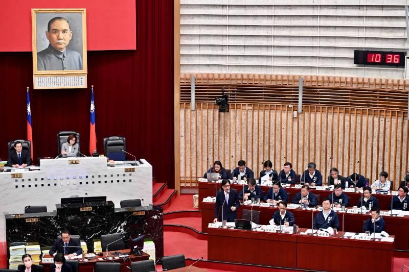 輕軌大順路段通車後禁止左轉規定　陳其邁：已評估由4處增加到10處