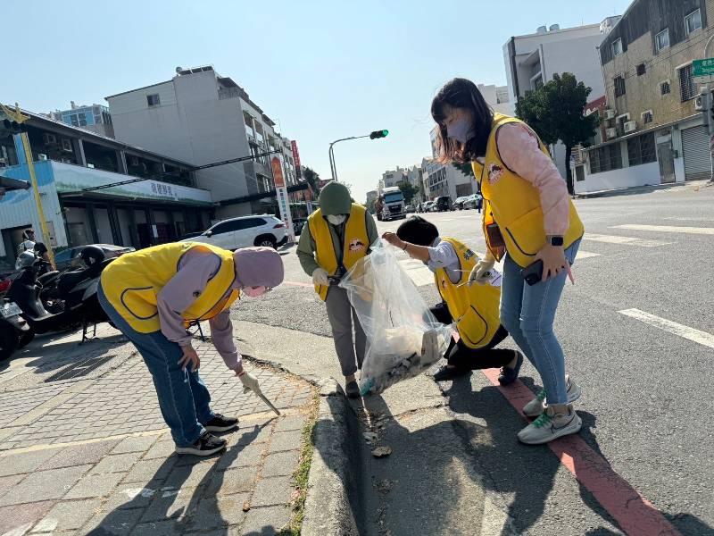 永康就業響應世界行善日 前進社區清淨家園分送溫暖關懷