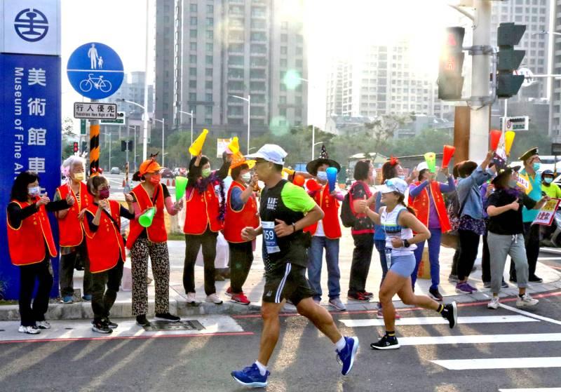 2023年高雄富邦馬拉松26日鳴槍開跑 賽事沿線交通管制報你知