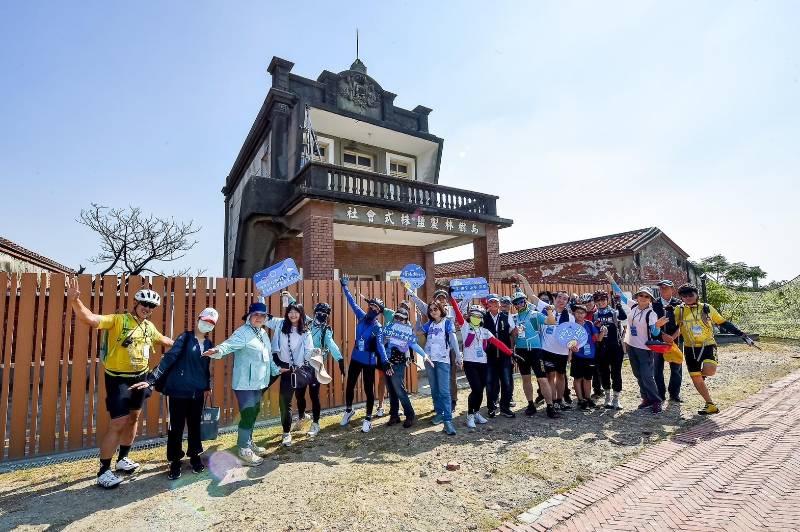 高雄海線美食餐盤計畫徵選中，觀光局邀請在地店家加入美食藏寶圖！