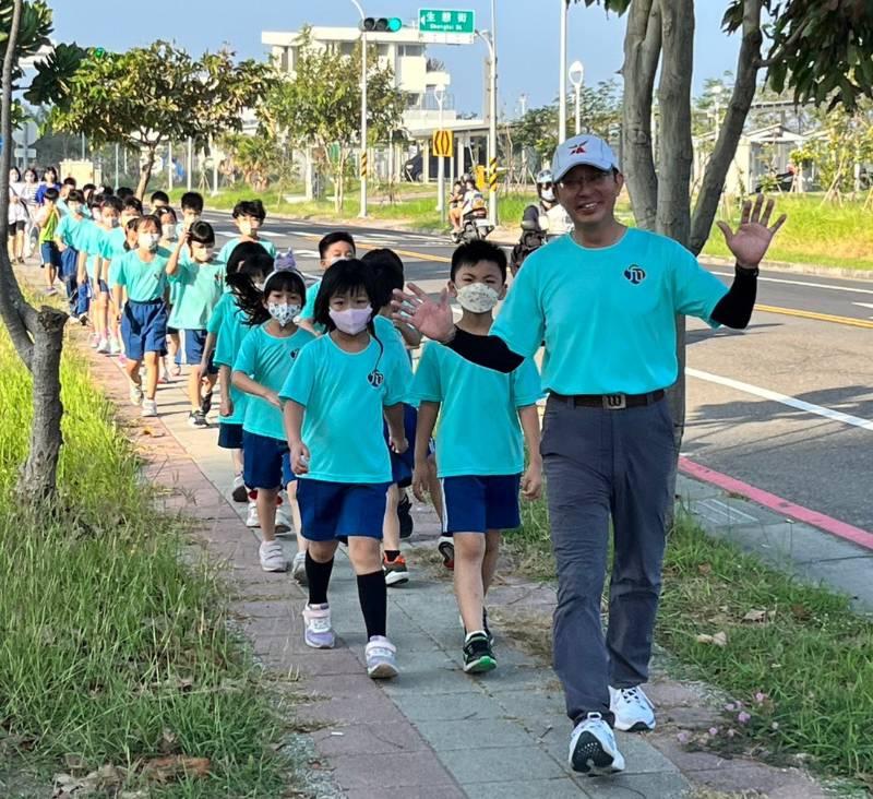 全民健走日 九份子國中小學師生活力響應