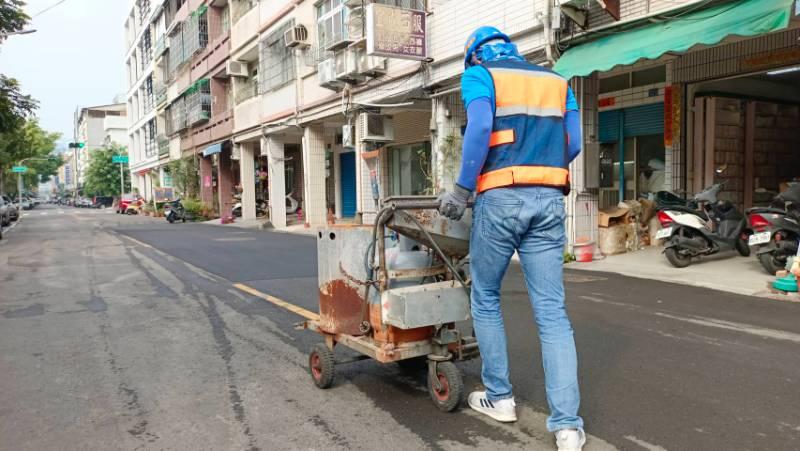 台電高雄區處不辭辛勞，確保住戶安全回家之路