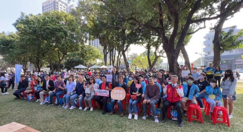 「愛在東區」聖誕許願市集  勉優秀特境學子築夢踏實