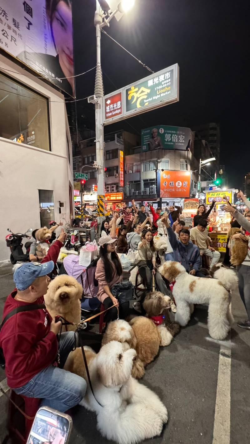 郭倍宏挺毛小孩權益！泰迪大貴賓家族快閃活動，要求友善寵物車廂與公園