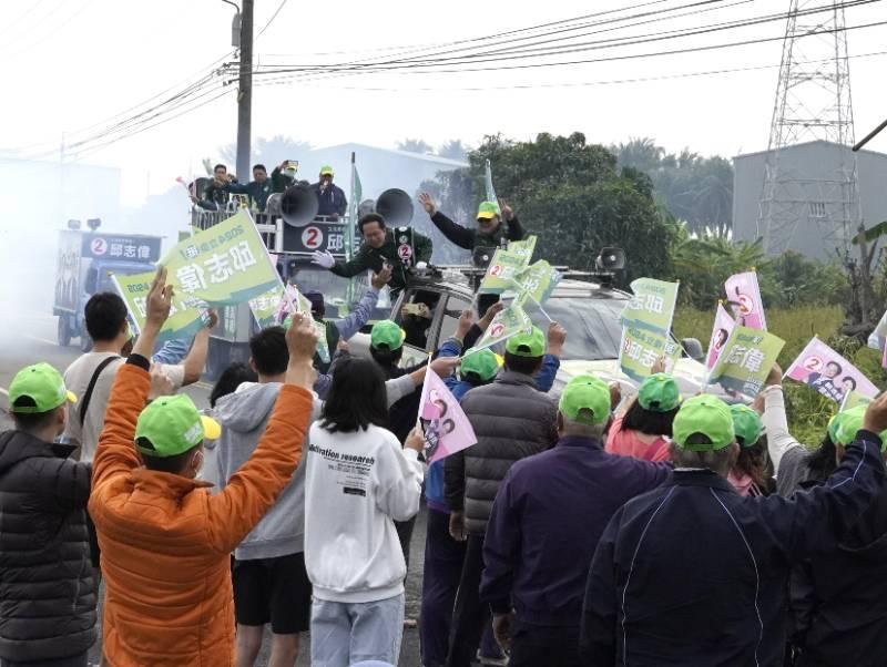 投票倒數一週！邱志偉最終衝刺 掃街拜票氣勢高昂