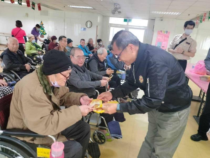 白河榮家龍年賀卡迎新年 住民趣味活動樂開懷