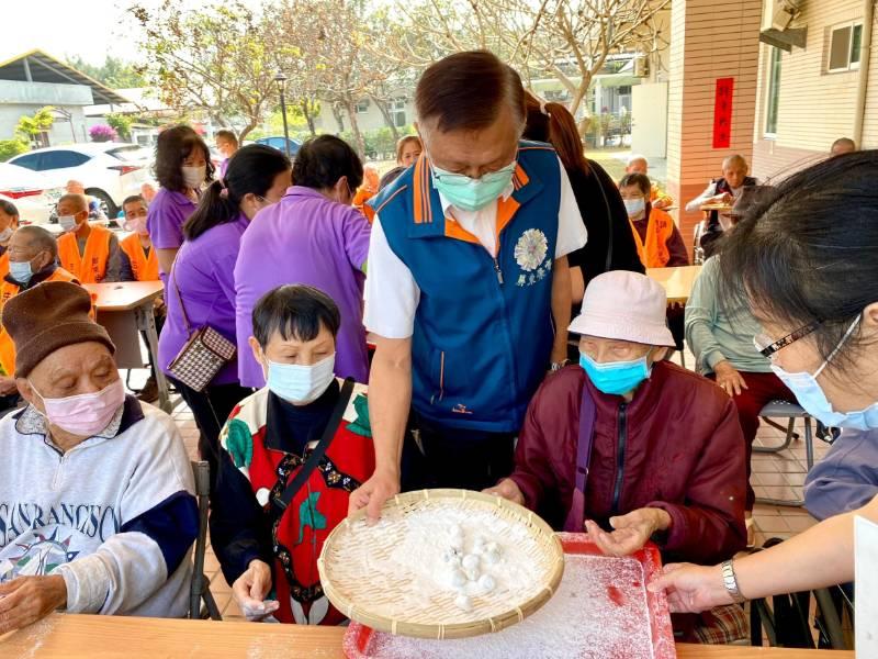 屏東榮家花好月圓 家區榮民長輩歡度元宵