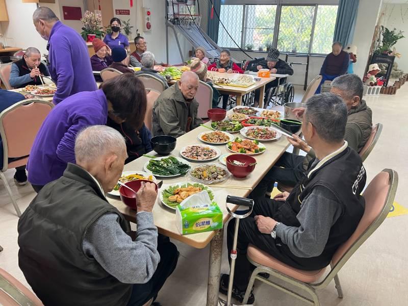 佳里榮家住民圍爐 歡喜迎新年