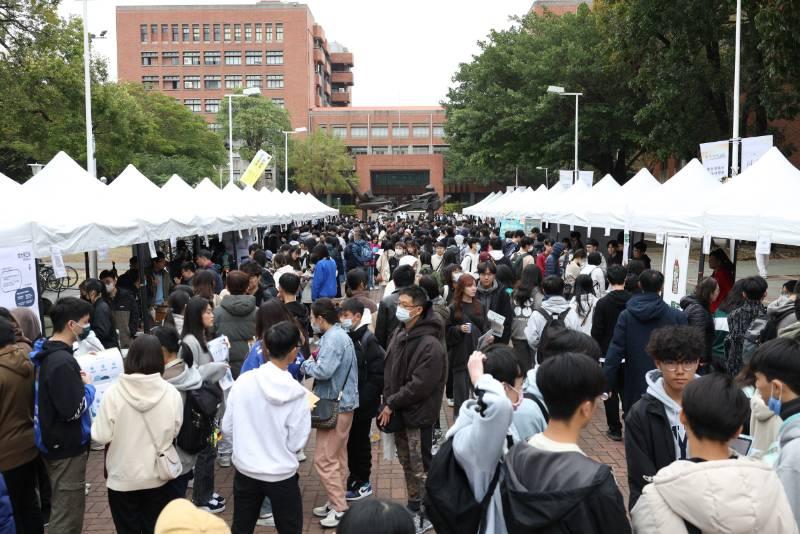 成大單車節繽紛登場 6大主題助高中生找尋未來方向