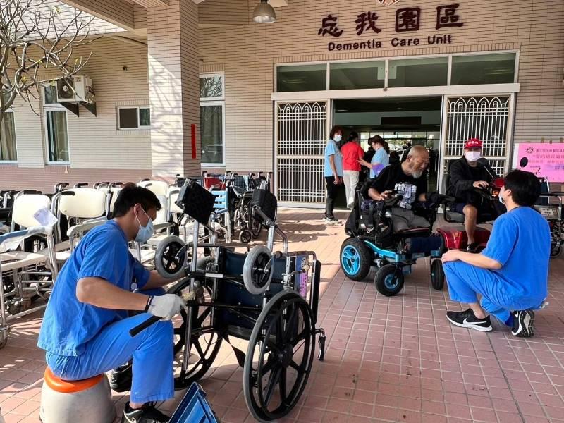 北榮身障重建中心至屏東榮家年度輔具檢測巡迴服務 守護住民健康安全