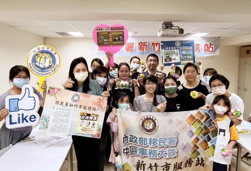 歡慶母親節與國際植物節　移民署竹市站和新住民感謝媽媽並手作生態瓶致敬大地母親