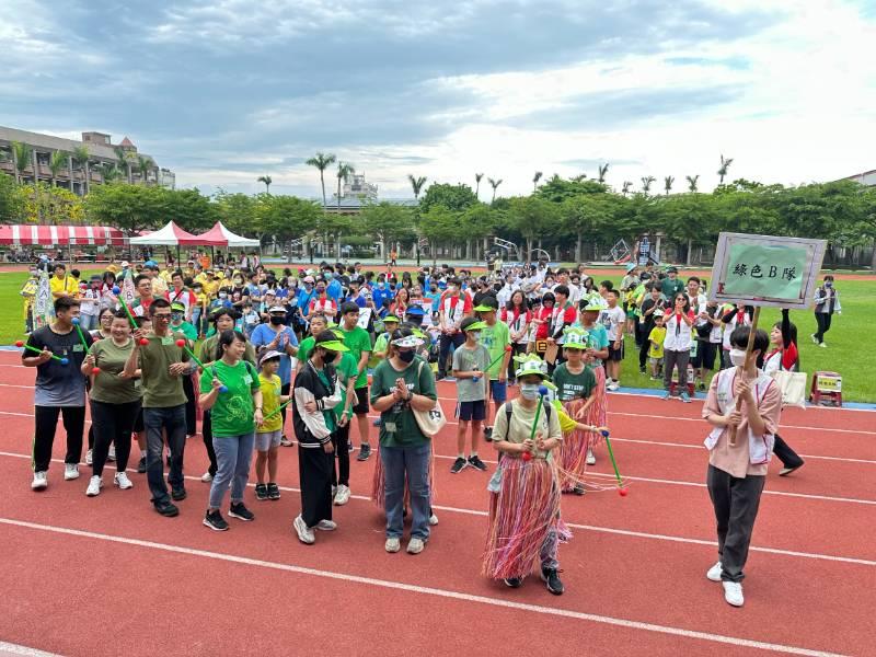 北台南家扶辦戶外運動會 百對親子溫暖相隨 餵食布丁表逹反哺恩情 