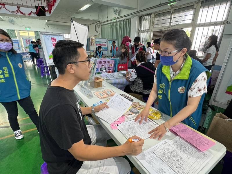 臺東榮服處鼓勵榮民眷就博會徵才媒合 開創就業契機