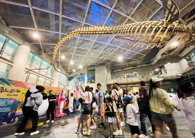 屏東海生館海洋世界避夏暑 超萌明星吉祥物見面會 共創湛藍夏日回憶