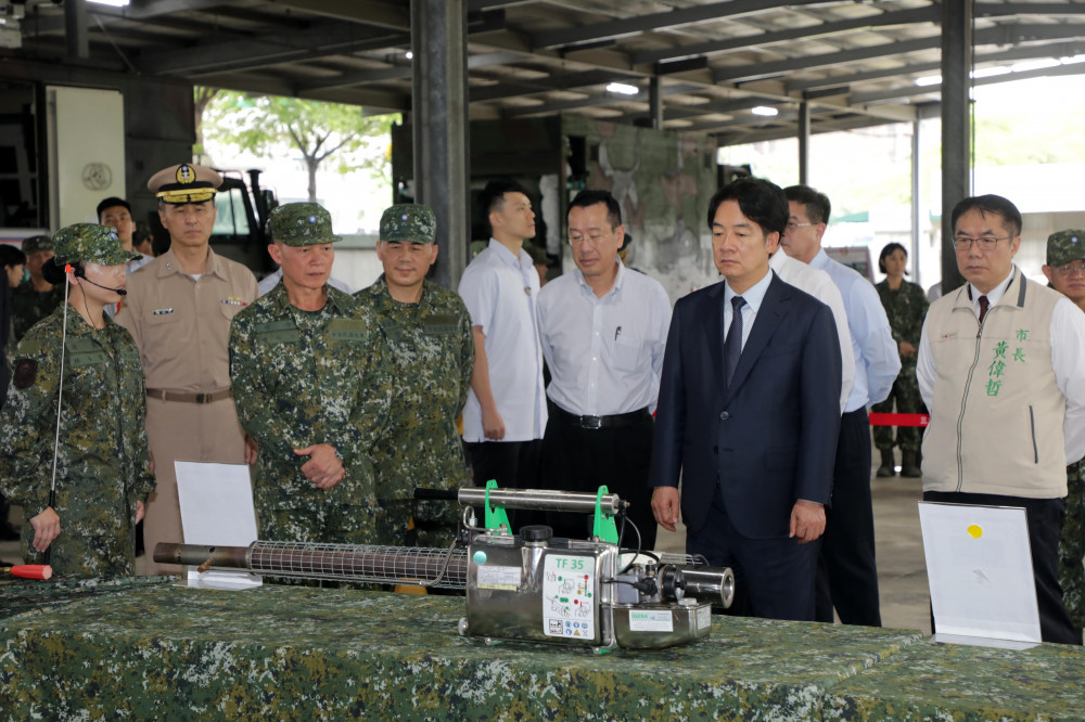 總統臺南慰勉凱米颱救災國軍部隊 