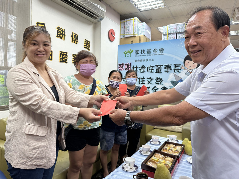 林進旺董座年年月餅傳愛！柚愛家扶16年不間斷 