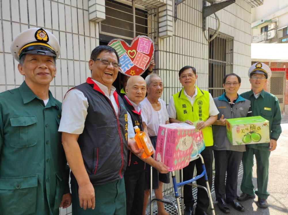 宜蘭榮服處結合台灣郵政協會地區郵局關愛榮民長輩