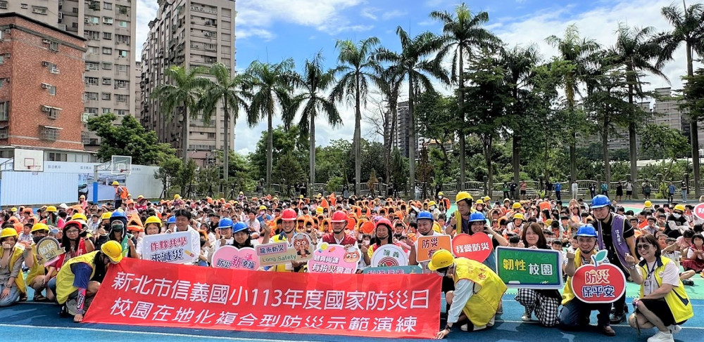 建構安心校園 新北市國家防災日示範觀摩亮點演練示範緊急傷病處理 