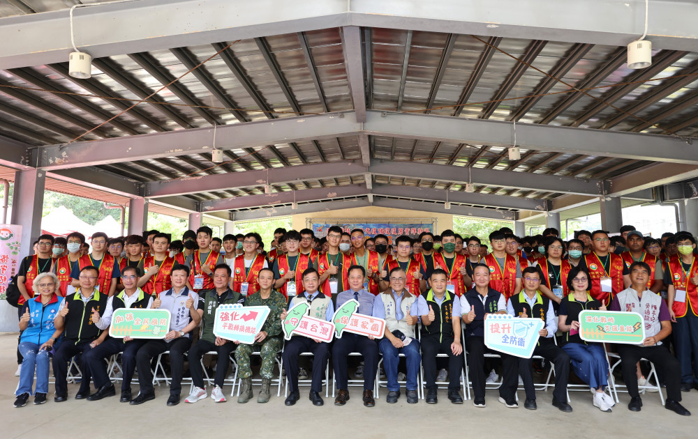 南市軍服務站陪同市府慰勞國軍協助替代役備役役男實彈射擊訓練