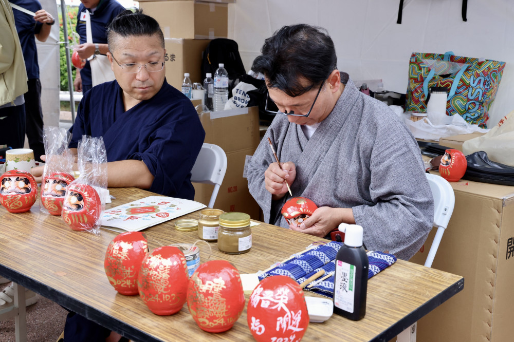 日本高崎祭IN台南大遠百 不限金額即可體驗畫達摩