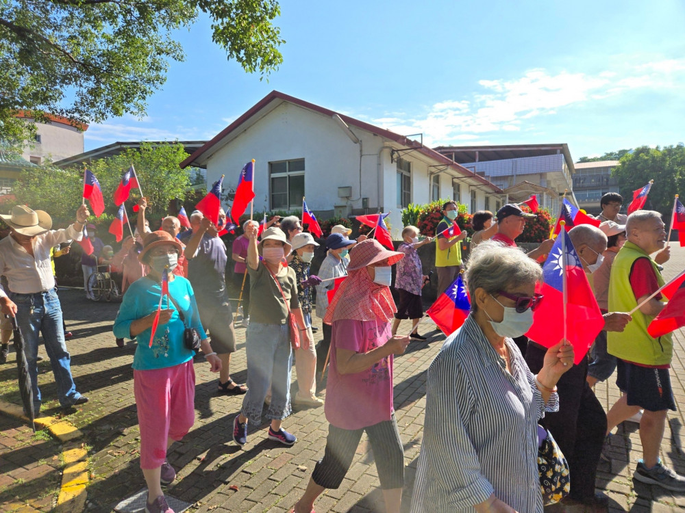 歡慶雙十 白河榮家住民國旗飄揚迎國慶