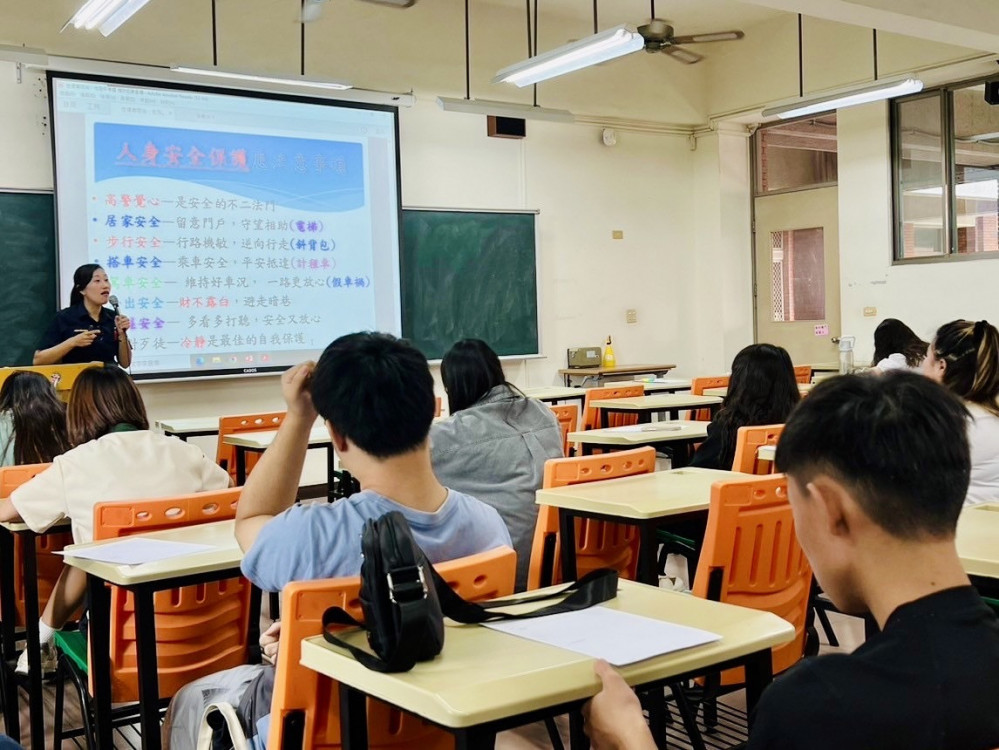 南市警局婦幼隊響應10月臺灣女孩日