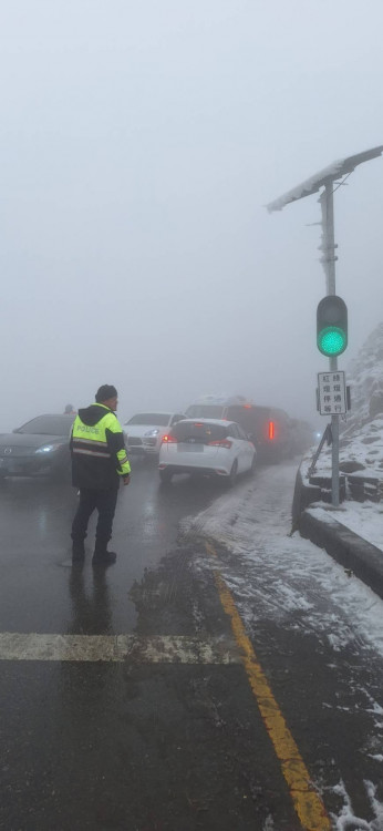 合歡山雪季 仁愛警交通疏導及管制措施