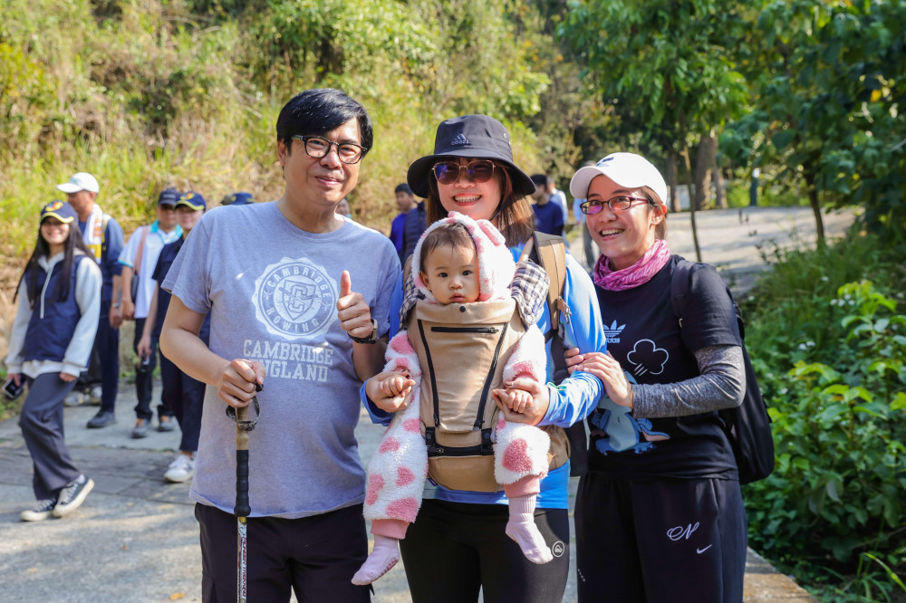 高雄齊心邁向2050淨零！陳其邁領軍環保健行 掀起無痕登山熱潮