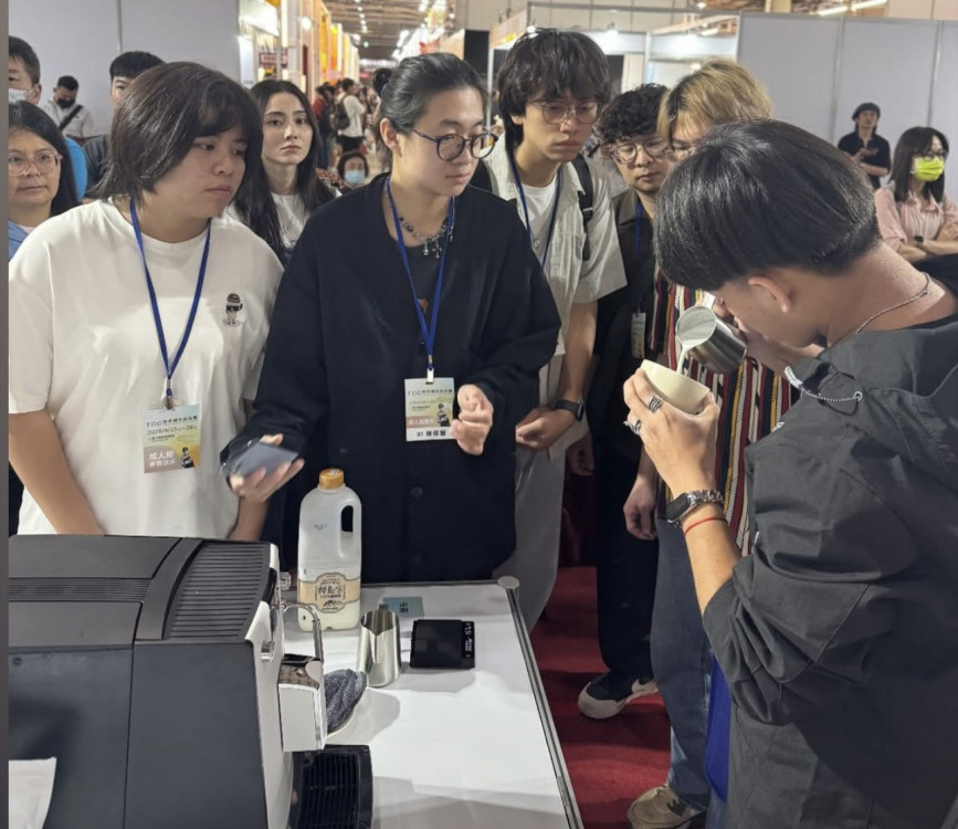 崑大餐飲系學生拉花驚豔全場 競賽4獎入袋摘雙冠