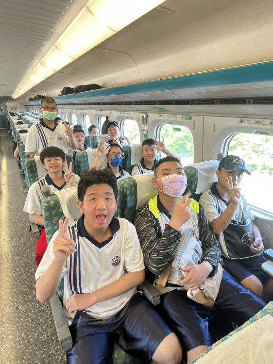 高鐵台南站關懷啟聰學子   寓教於樂台北行