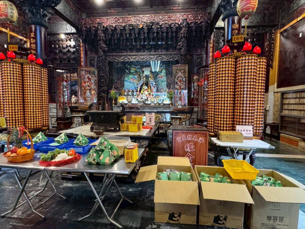 九份子國中小至朝皇宮為會考祈福加油