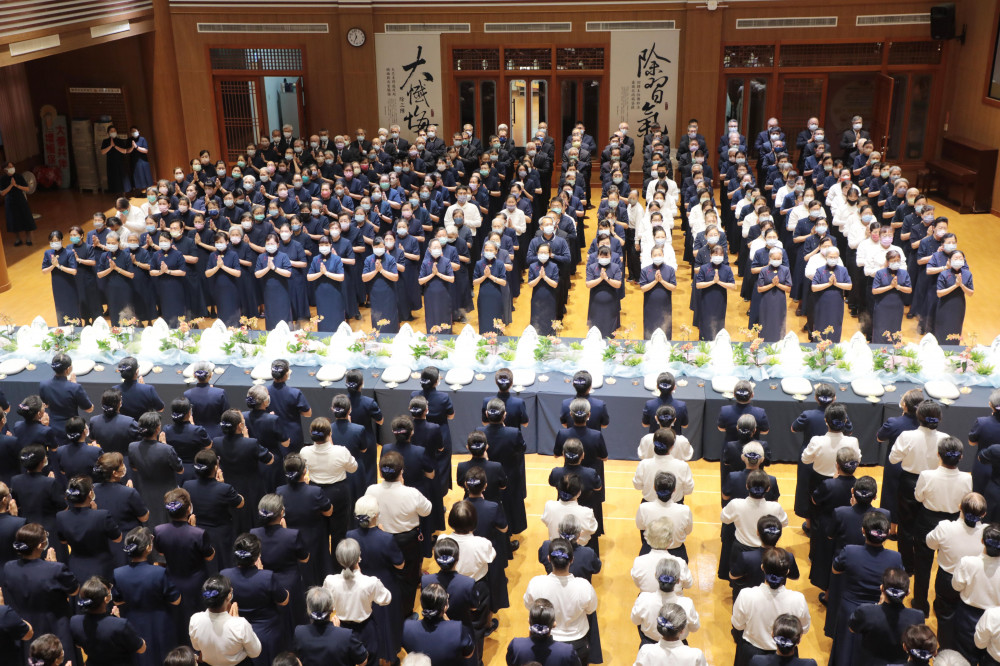 臺南市長黃偉哲出席慈濟浴佛大典與全球同步祈福 共造祥和社會