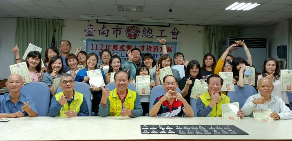 中年創業不是夢！她在南分署助攻產投在職課程點亮圓夢