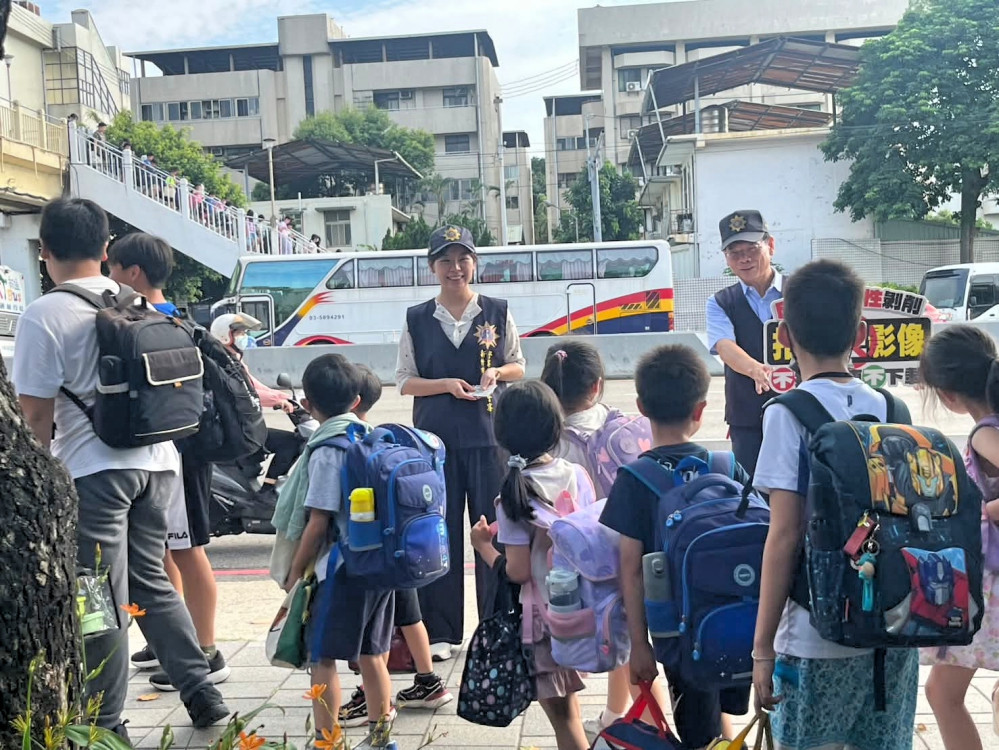 守護學童安全！　竹市警全力加強各小學周邊護童勤務