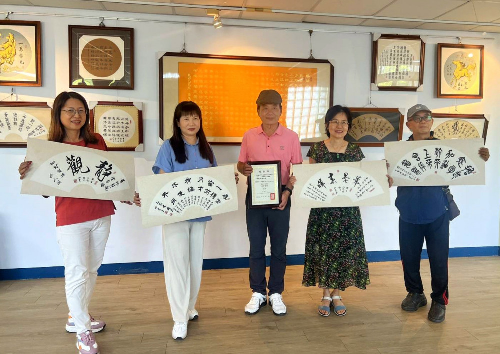 筆墨春暉-吳福山書法展屏東老人文康中心登場 感恩母愛
