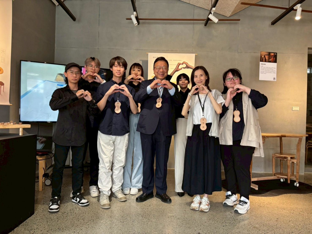 華大景觀系攜手再生家具廠產學合作　以設計賦予舊木材新生命！