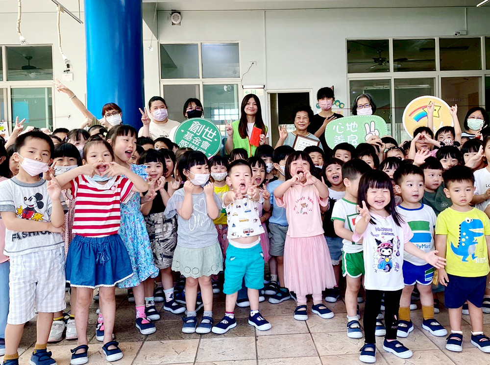 善心從小做起 幼兒義賣布丁送愛創世15年