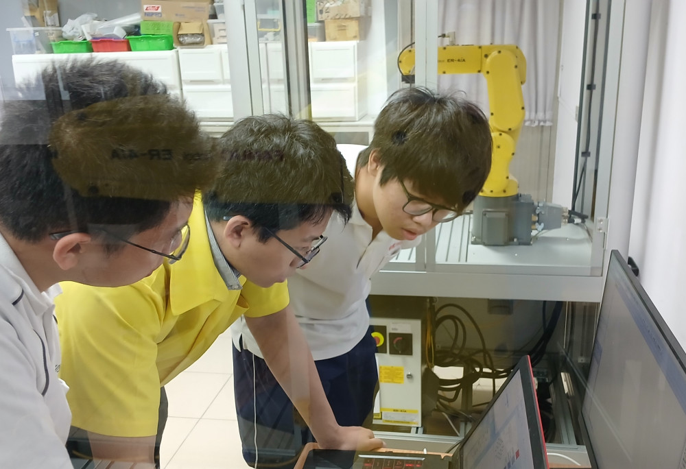 崑山科大聯盟課程邀Fanuc專家助陣 機器人技術扎根高中職 