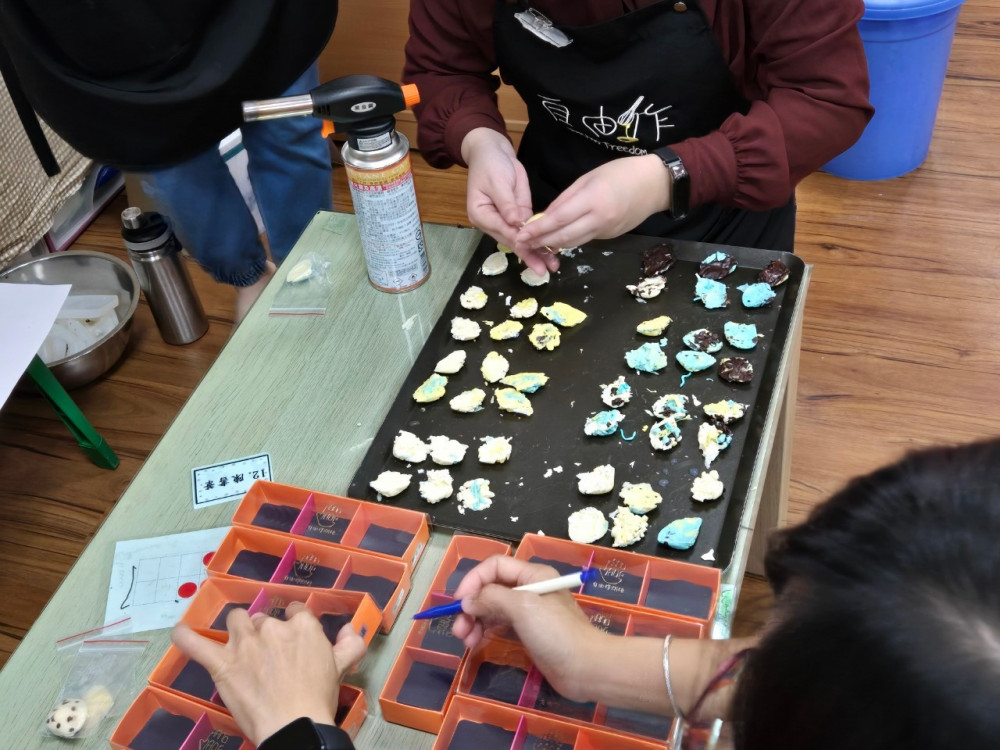 金門水試所推廣永續消費！花蛤大於拾元硬幣再挖取及購買
